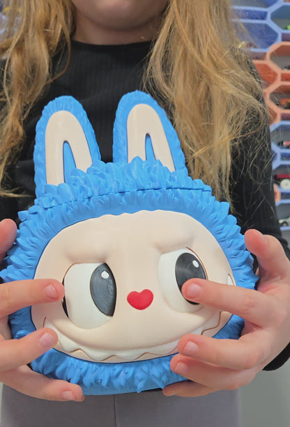 Labubu trauks - gaiši zils